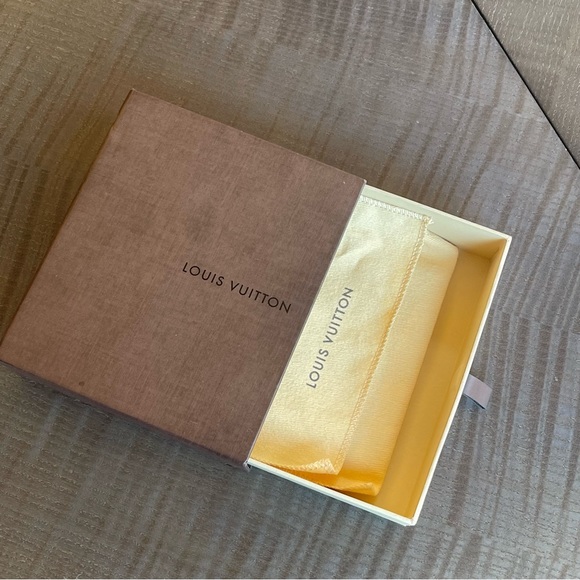 LV “Epi Card Holder” - Picture 9 of 14